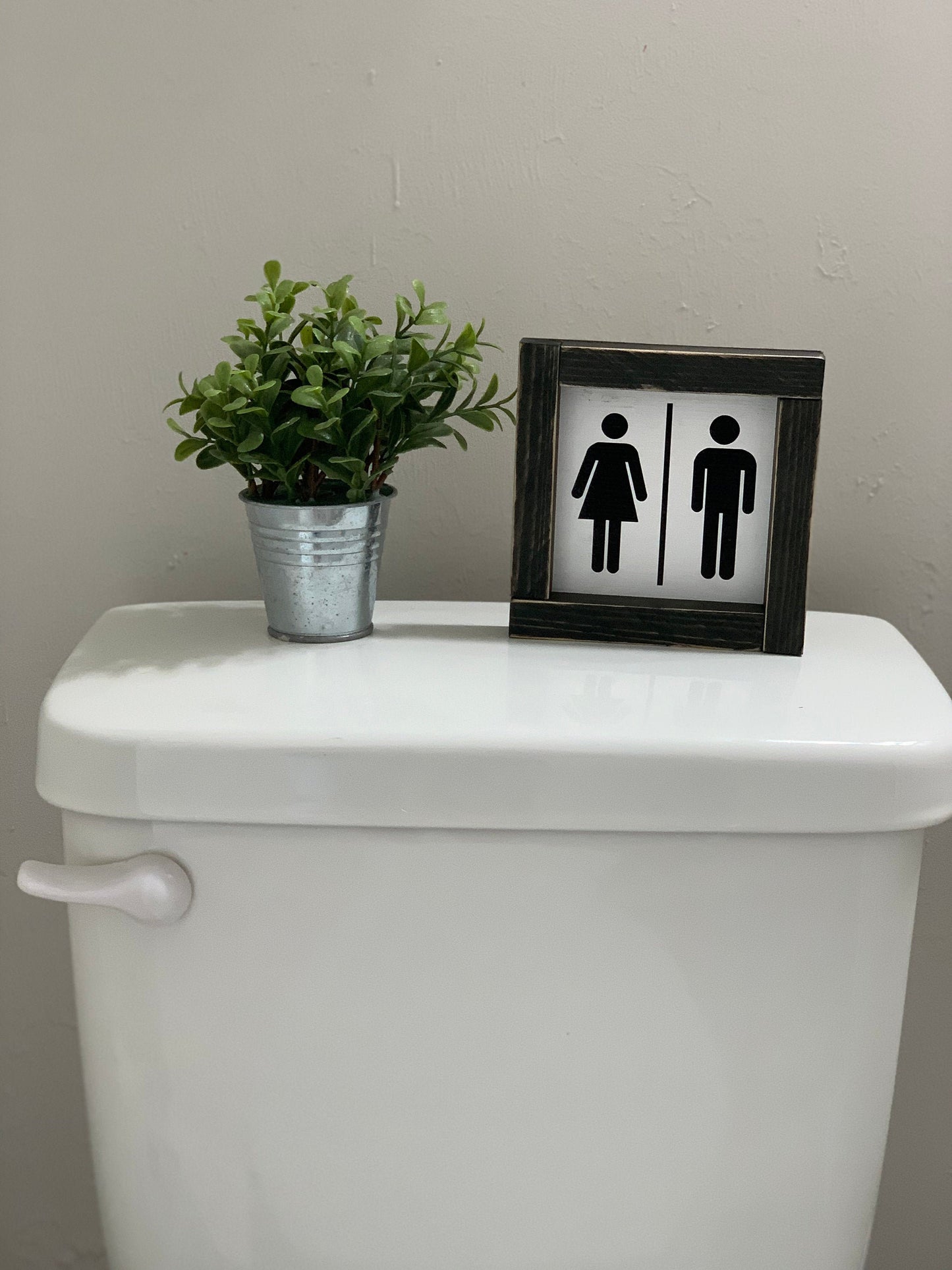 Restroom sign male/female